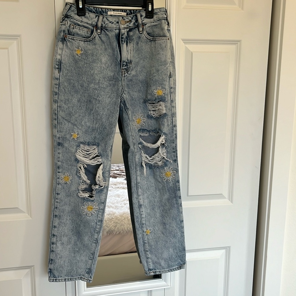 PacSun Distressed Flower Mom Jean Size 25